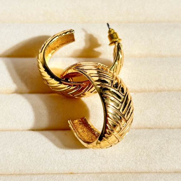 VINTAGE S.A.L.O Hoop Gold Earrings - Picture 2 of 6